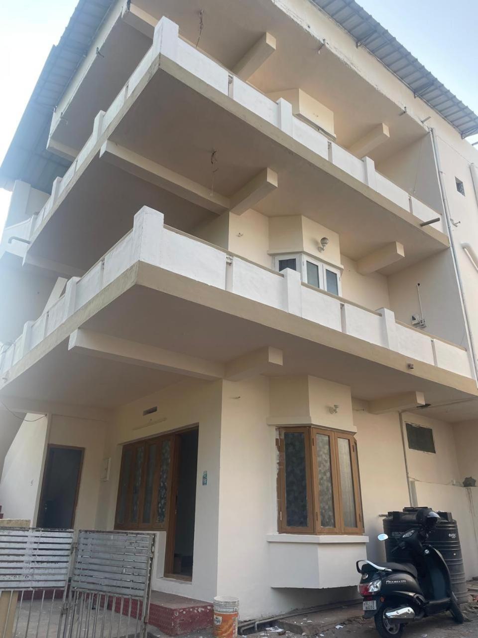 Kraal Kochi - Hostel &Pg Exterior photo